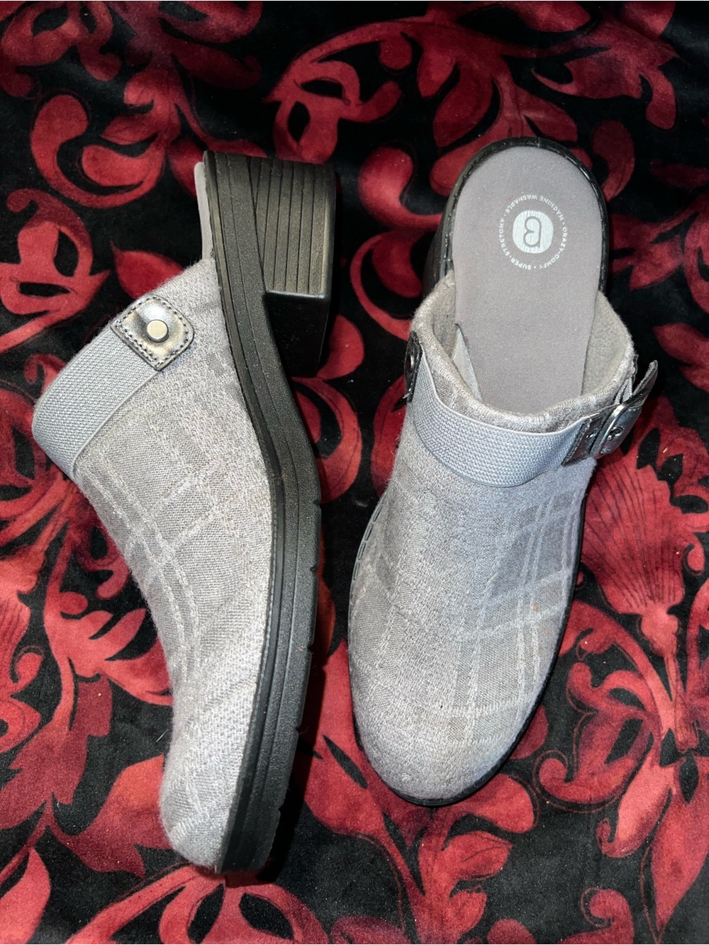 Bzees Womens Gray plaid Slip-On Clogs with Buckle Strap
